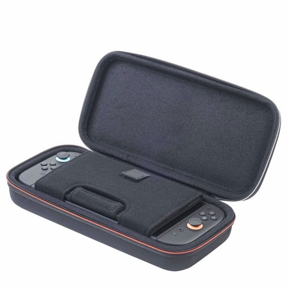 🎮 Nintendo Switch Game Traveler Deluxe Travel Case - Hard Shell Black - Picture 2 of 5